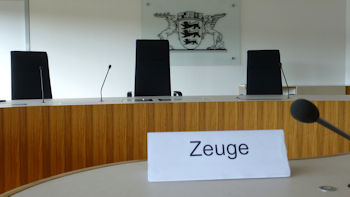 Foto - Sitzungssaal im Landesarbeitsgericht Baden-Württemberg
